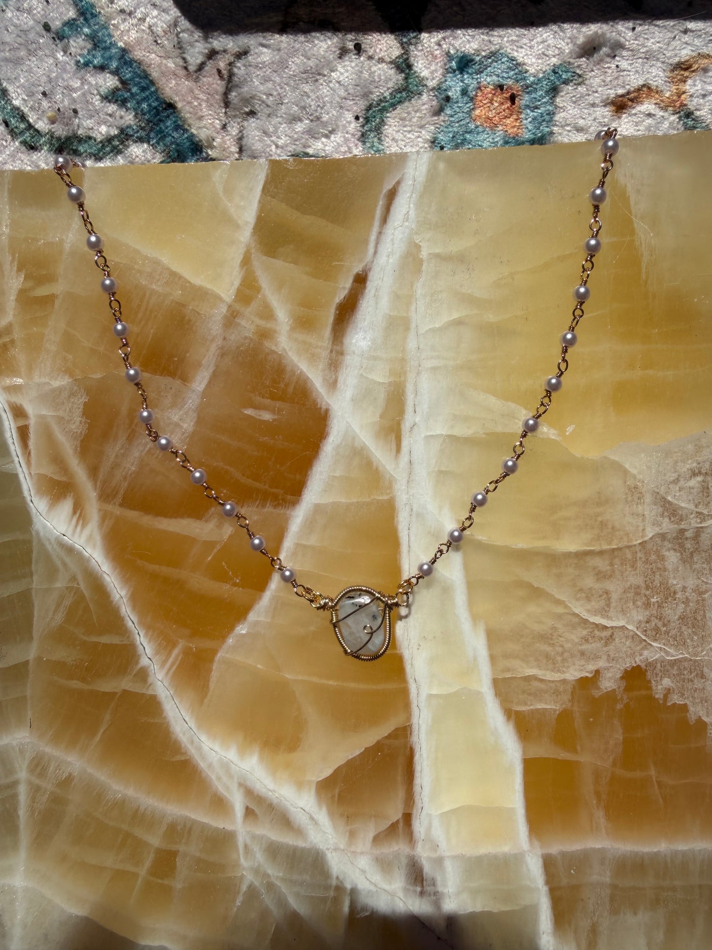 Moonstone pearl in gold 💛
