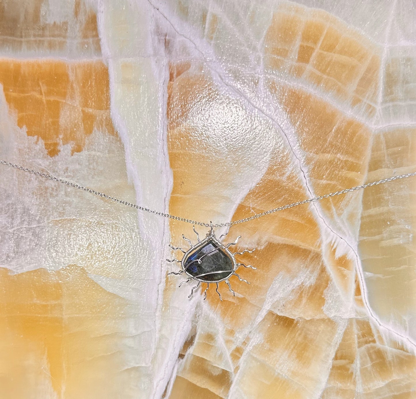 Labradorite sun☀️