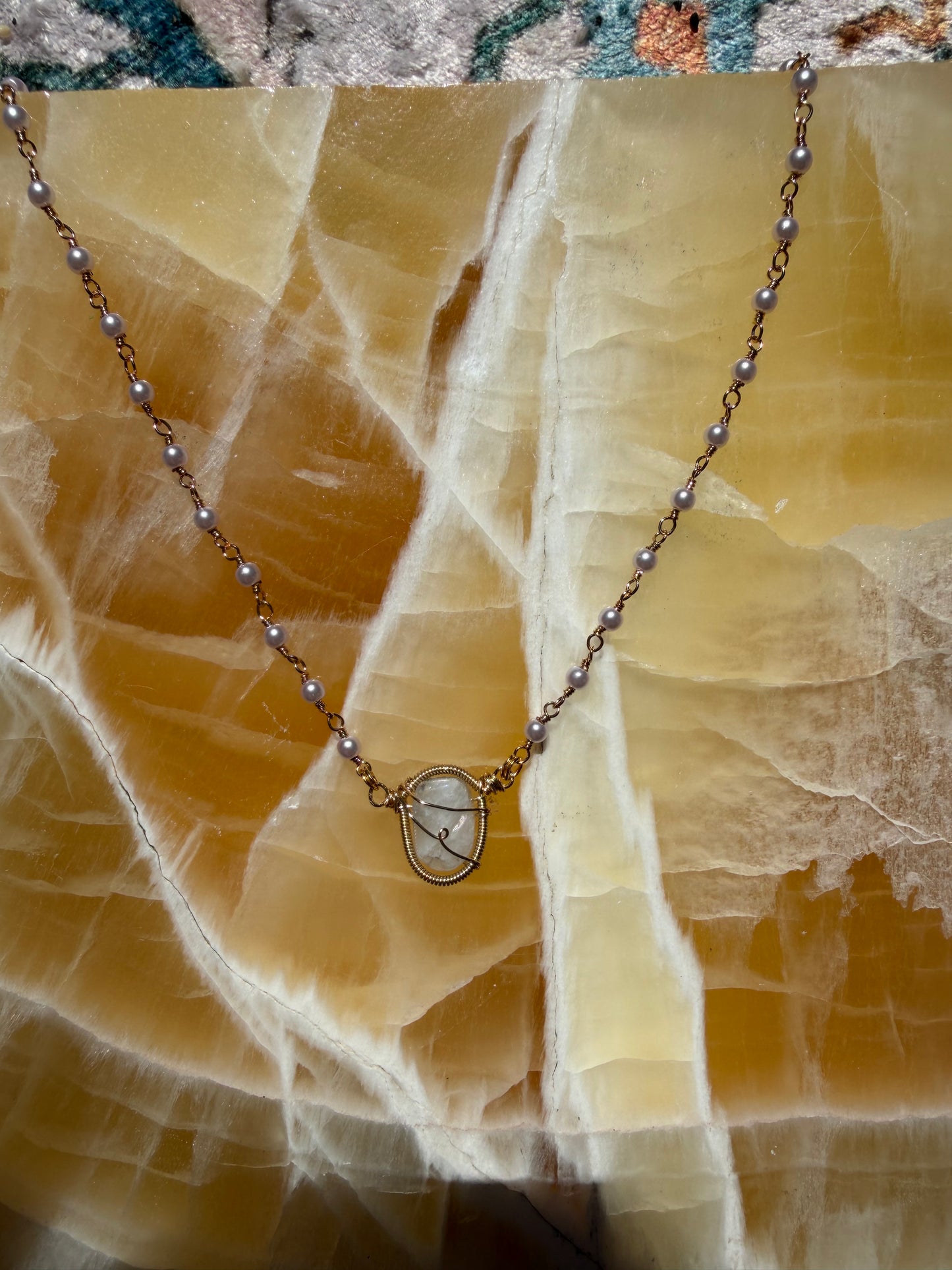 Moonstone pearl in gold 💛