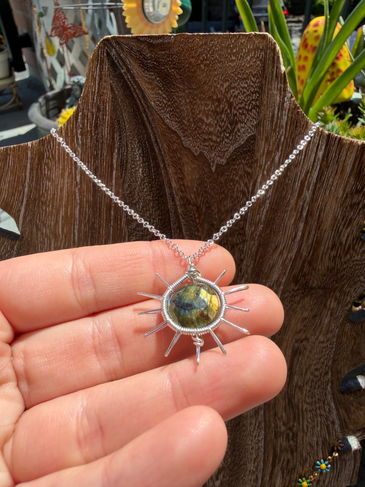 Labradorite sun in silver☀️