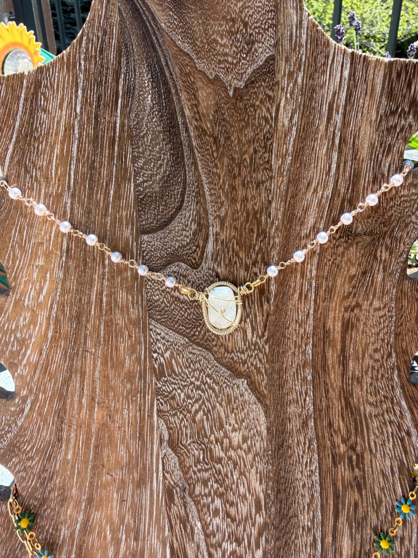 Moonstone pearl in gold 💛