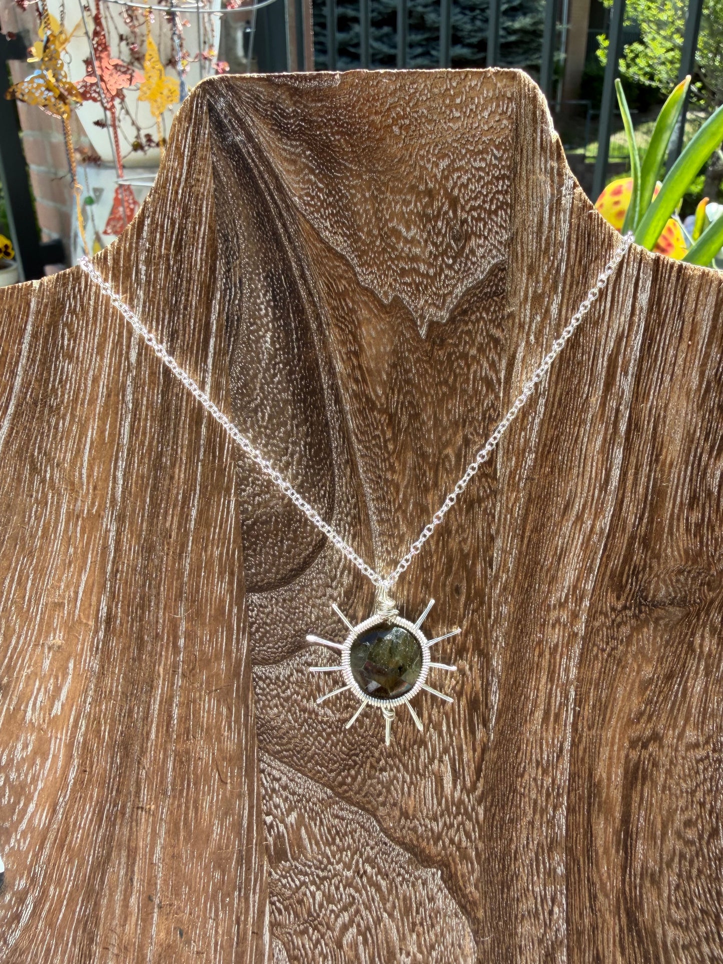 Labradorite sun in silver☀️