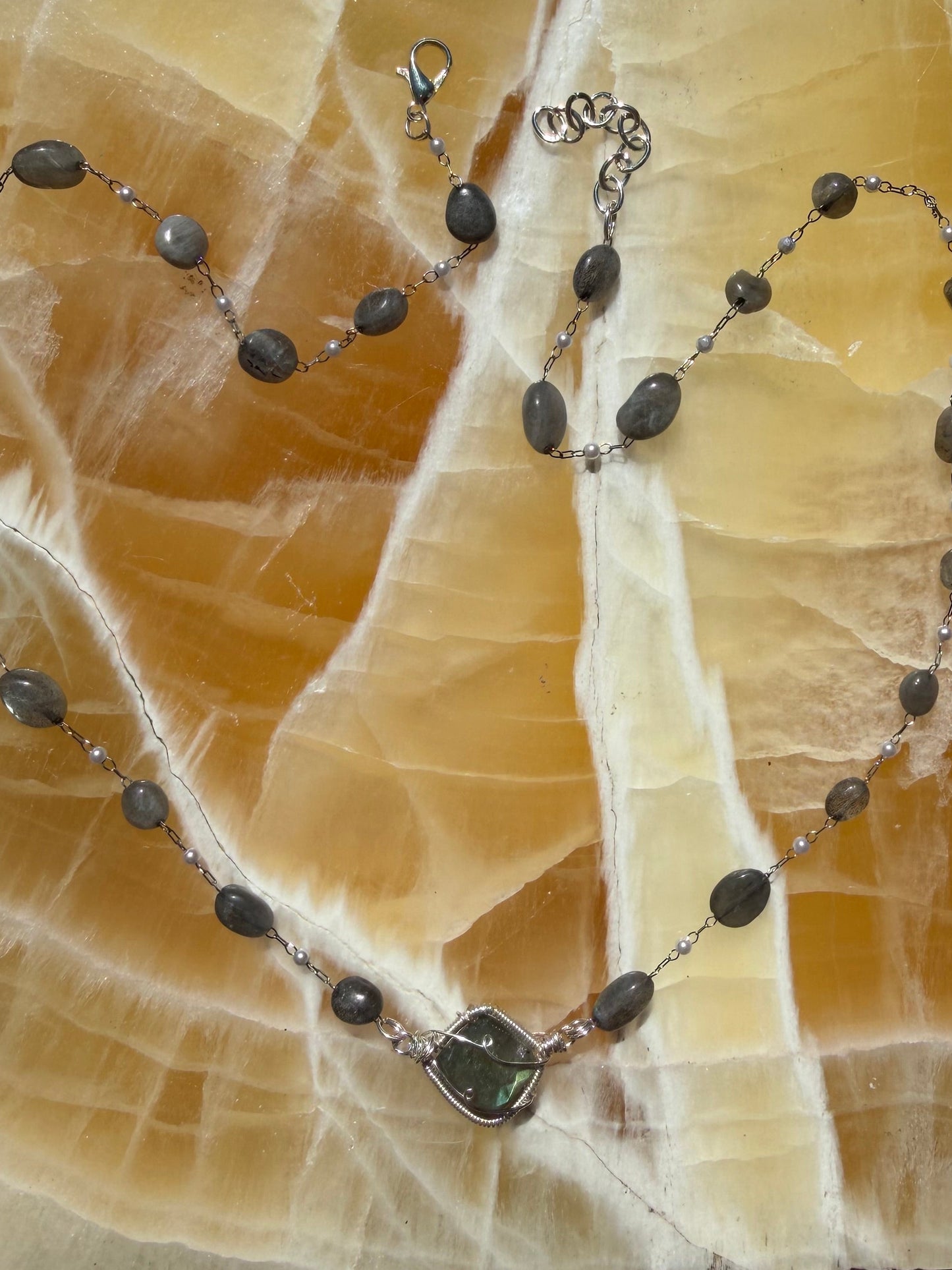 Labradorite w/ labradorite chain🦋